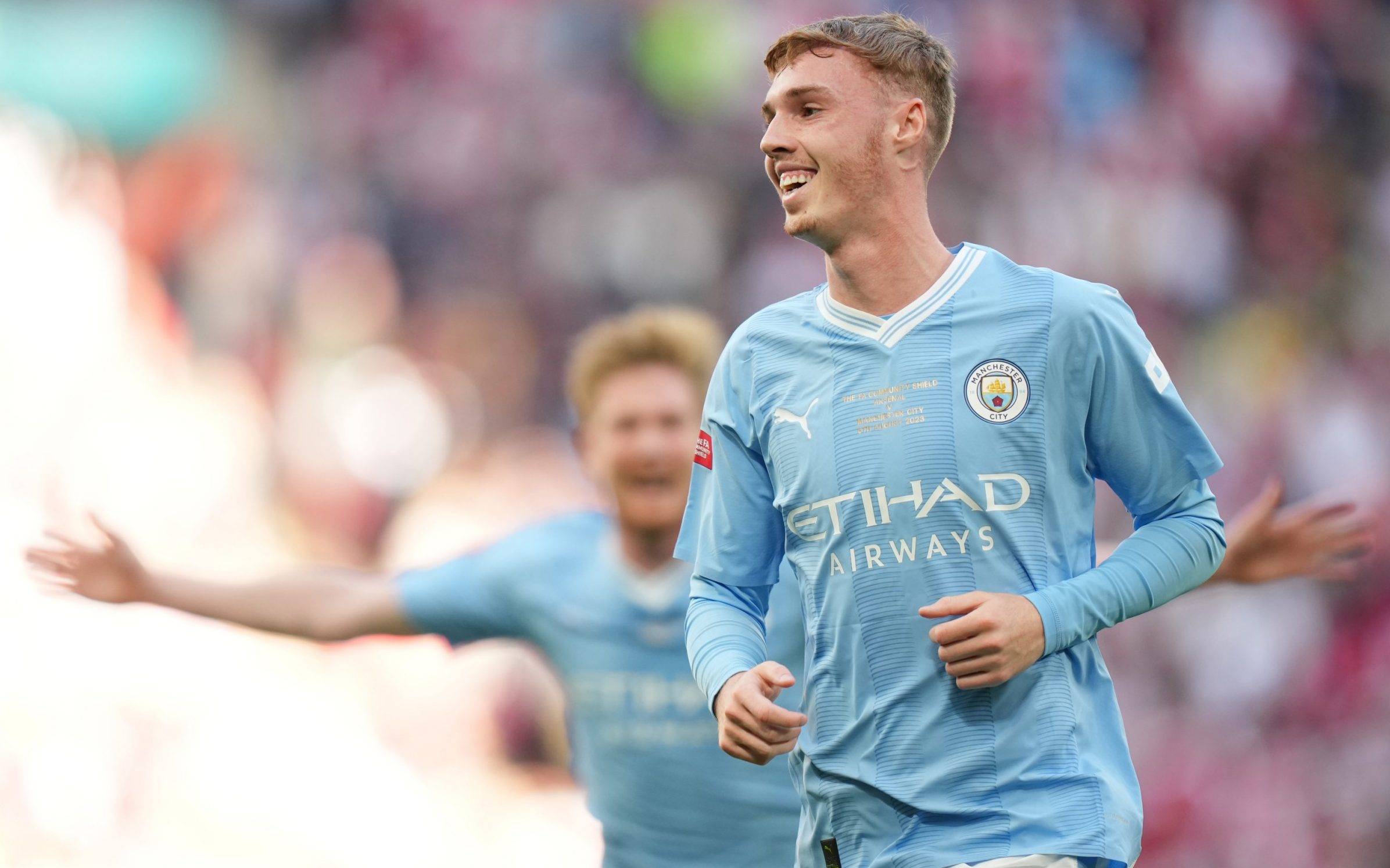 国际比赛日社区盾传出新动向；法兰克福临场应变；管理层表态：目标明确；年轻球员得到机会的简单介绍